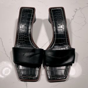 Charles & Keith Black Sandals SZ 10 SZ41